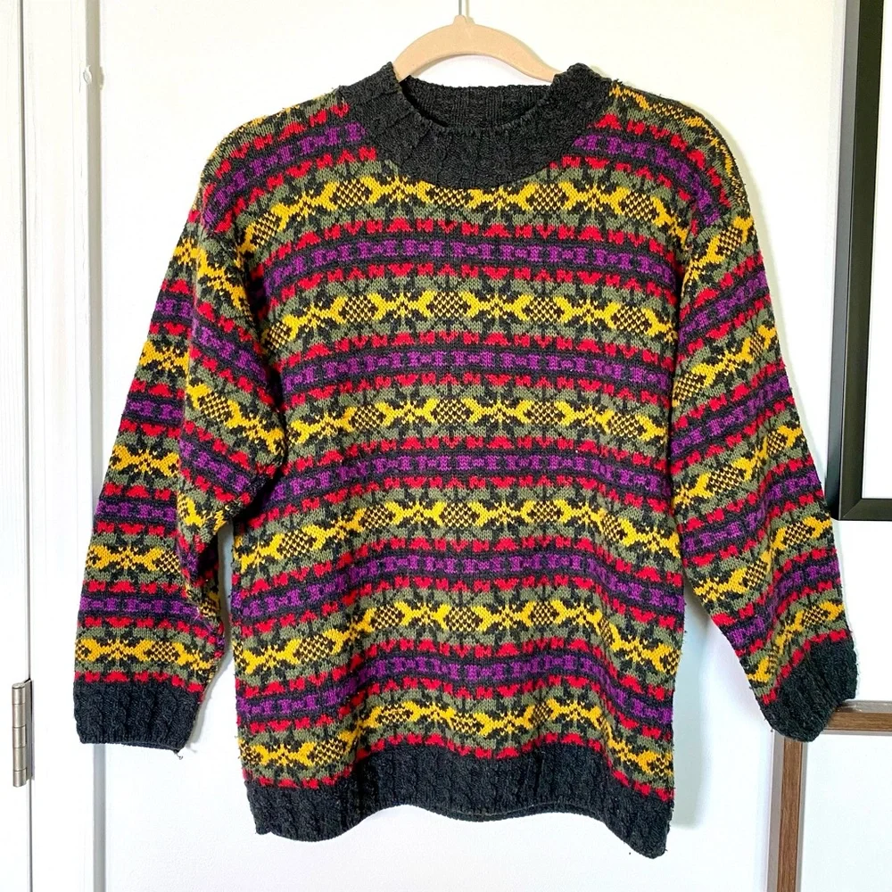 🌈 Retro Sweater 🌈 - Picture 1 of 3